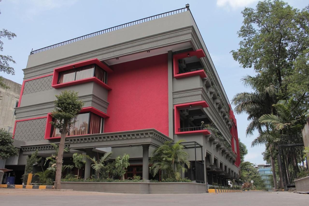 Oyo 222 M@Jayakarta Hotel ภายนอก รูปภาพ